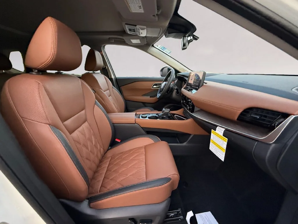 New 2026 White Nissan Platinum image 17