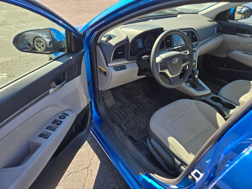 Used 2018 Electric Blue Hyundai SEL image 19