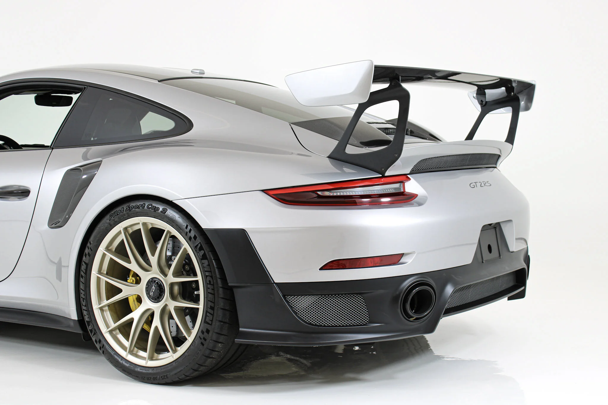 Used 2018 Silver Porsche GT2 RS Coupe image 36