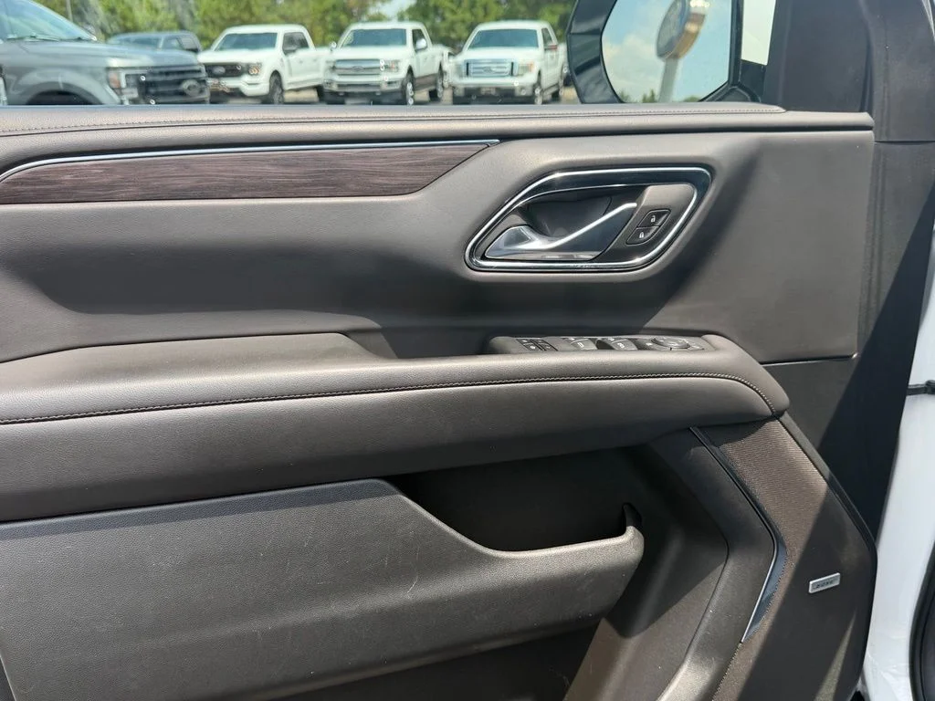 Used 2024 Summit White Chevrolet LT image 26