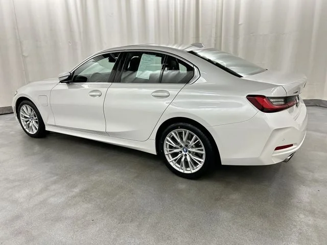Used 2024 White BMW 330e xDrive image 3