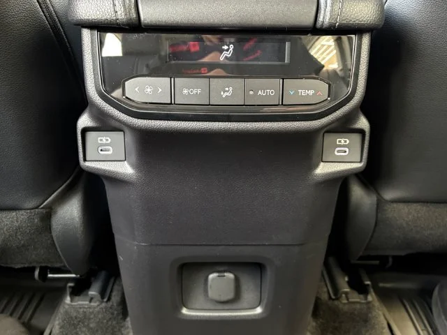 New 2026 Wind Chill Pearl <sup>1</sup> Toyota  XLE image 29