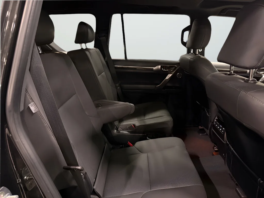 Used 2023 Black Lexus 460 image 25