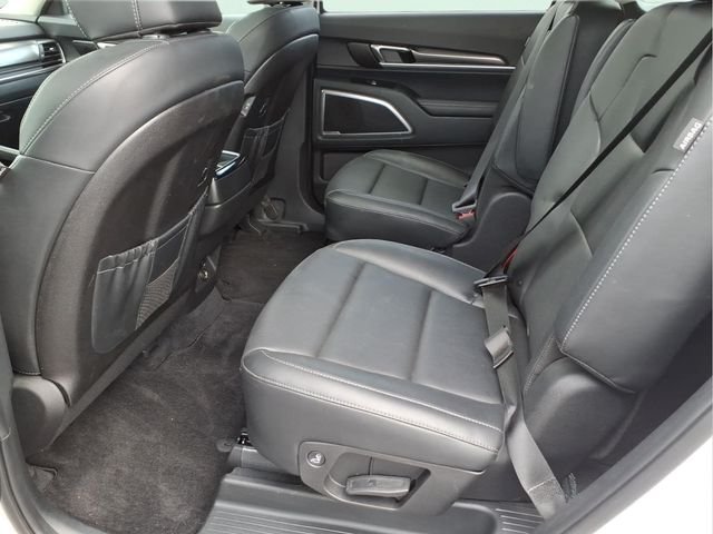 Used 2025 White Kia S image 17