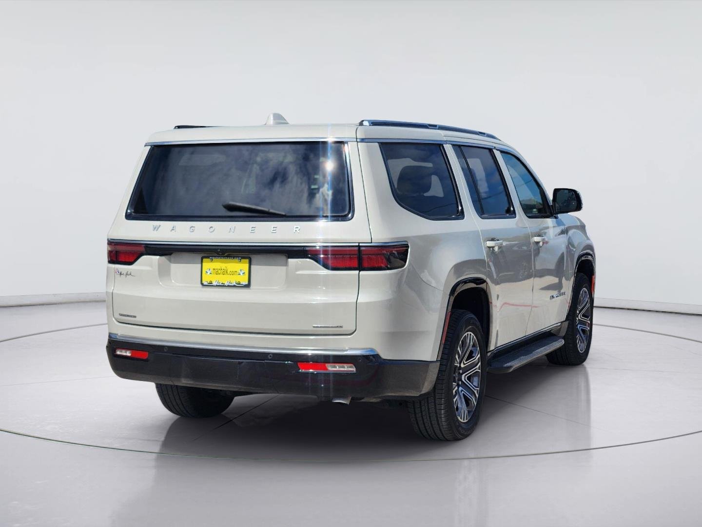 2022 Jeep Wagoneer photo 5 of 35
