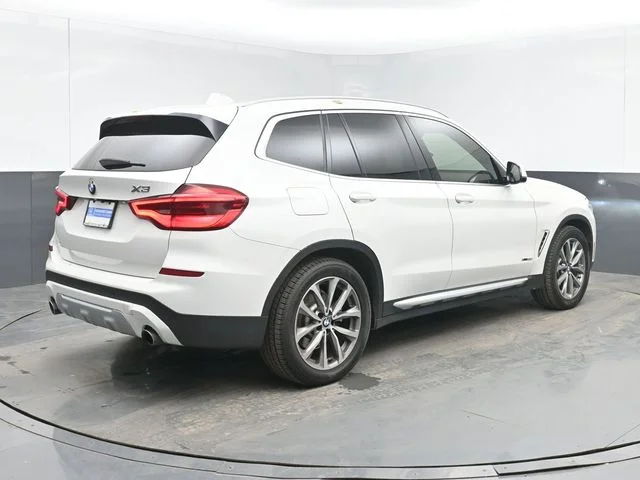 Used 2018 Alpine White BMW xDrive30i image 10