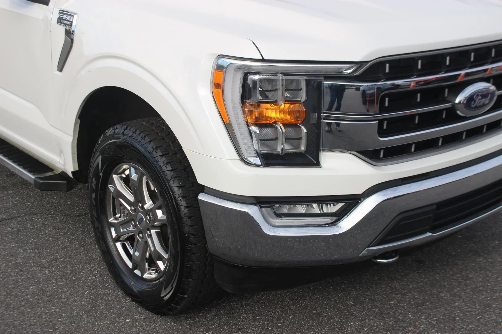 Used 2023 White Ford XL image 9