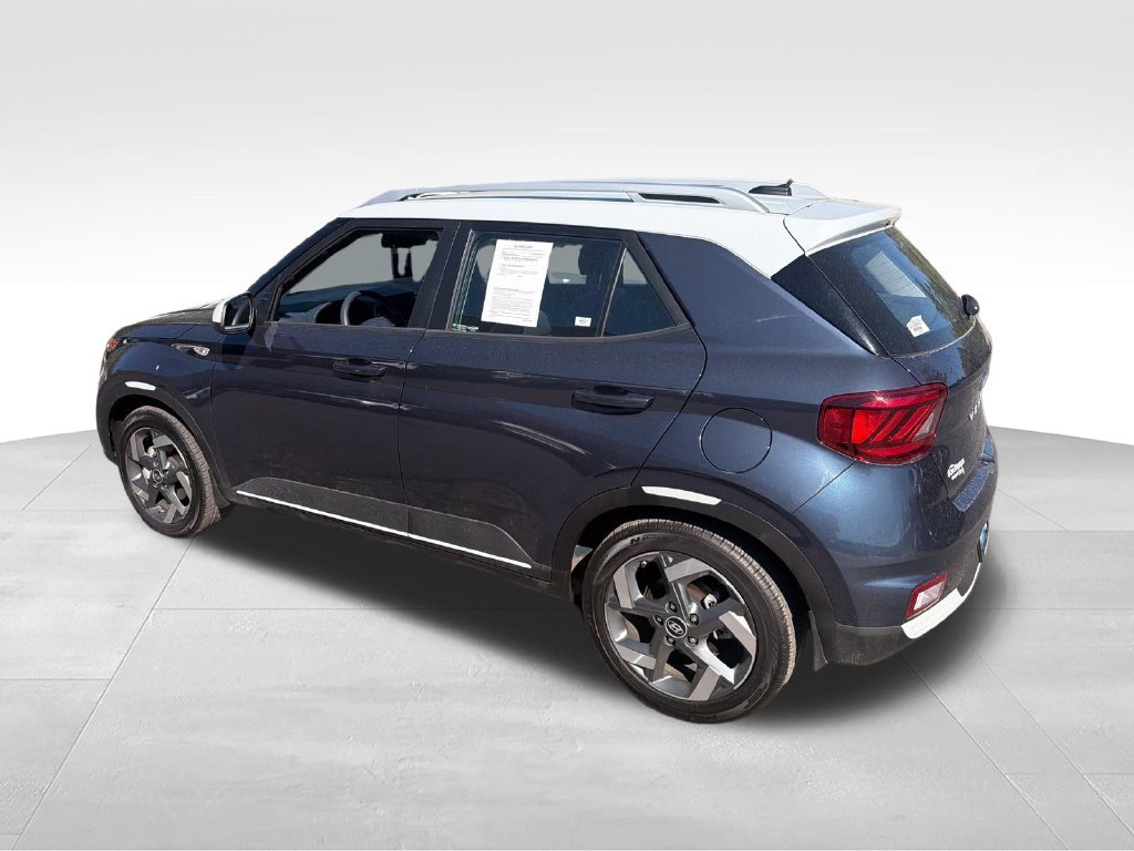 Used 2025 White Hyundai Limited image 3