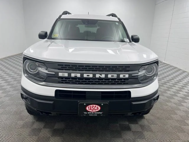 Used 2023 White Ford Badlands image 3