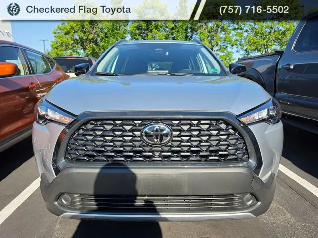 Used 2025 Sonic Silver Toyota LE image 2