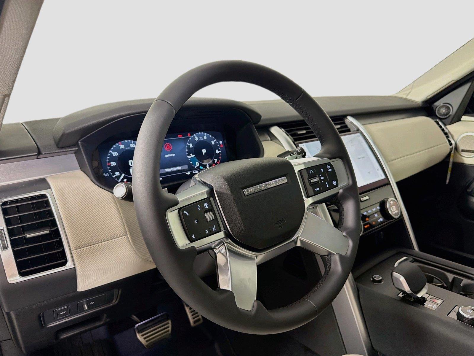 New 2026 Santorini Black Land Rover Dynamic SE image 9