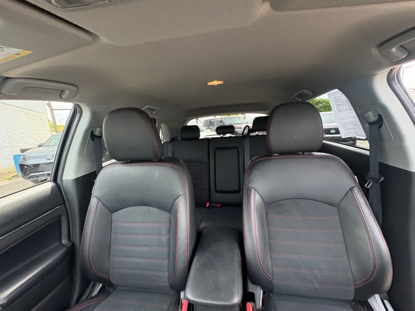 Used 2025 Labrador Black Pearl Mitsubishi SE image 30