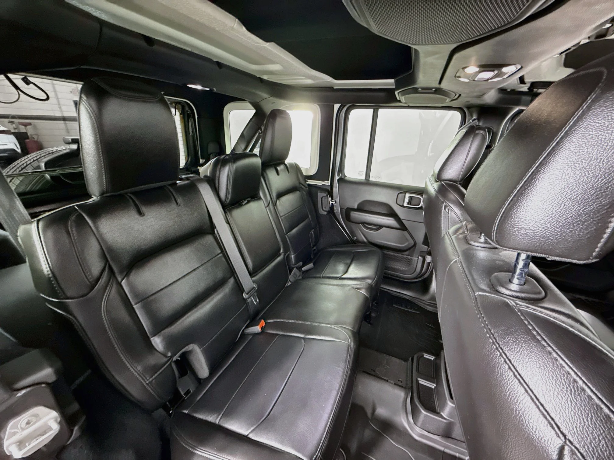 Used 2020 Granite Crystal Metallic Clearcoat Jeep Sahara Altitude image 25