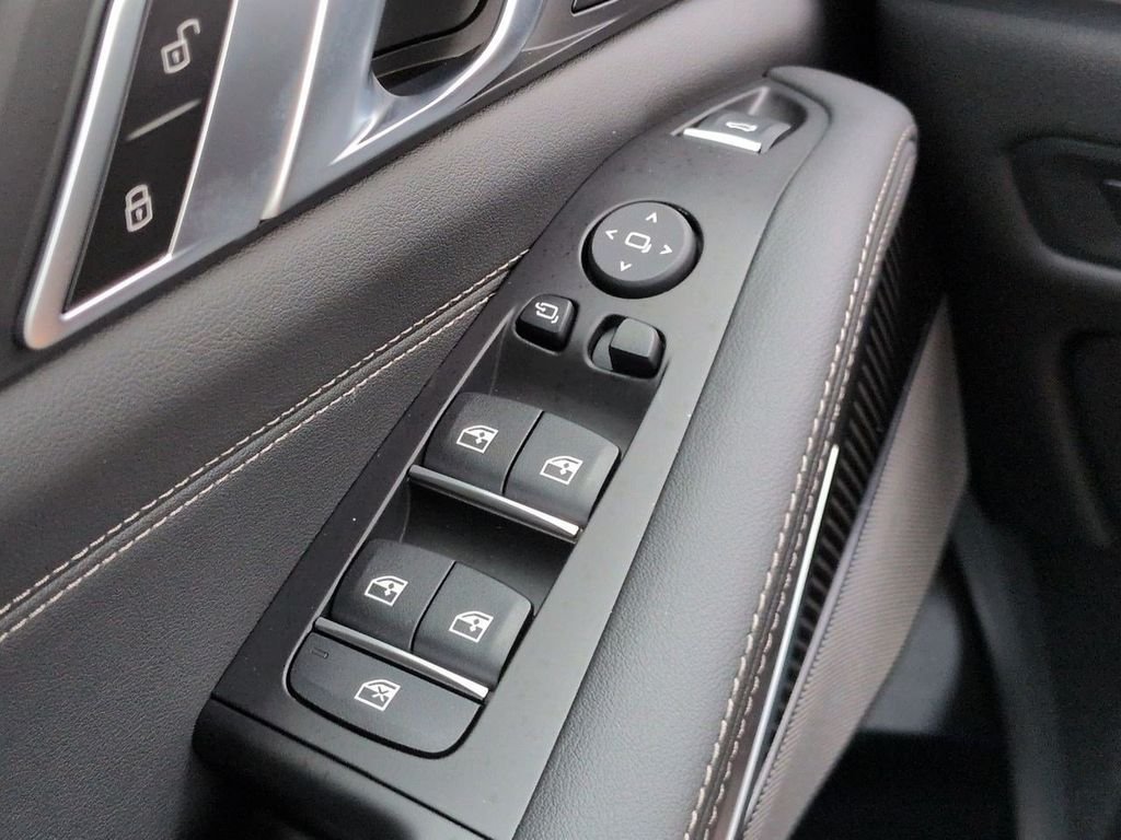 New 2026 Black Sapphire Metallic BMW M60i image 25