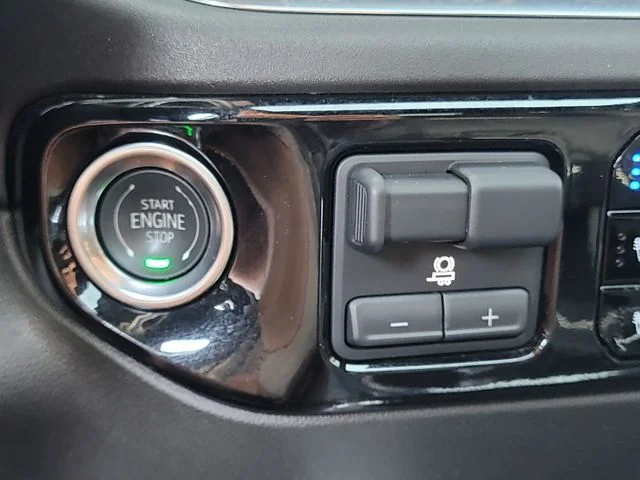 Used 2024 Black Chevrolet High Country image 29