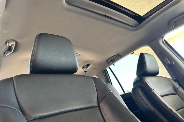 Used 2022 Platinum White Pearl Honda Special Edition image 18