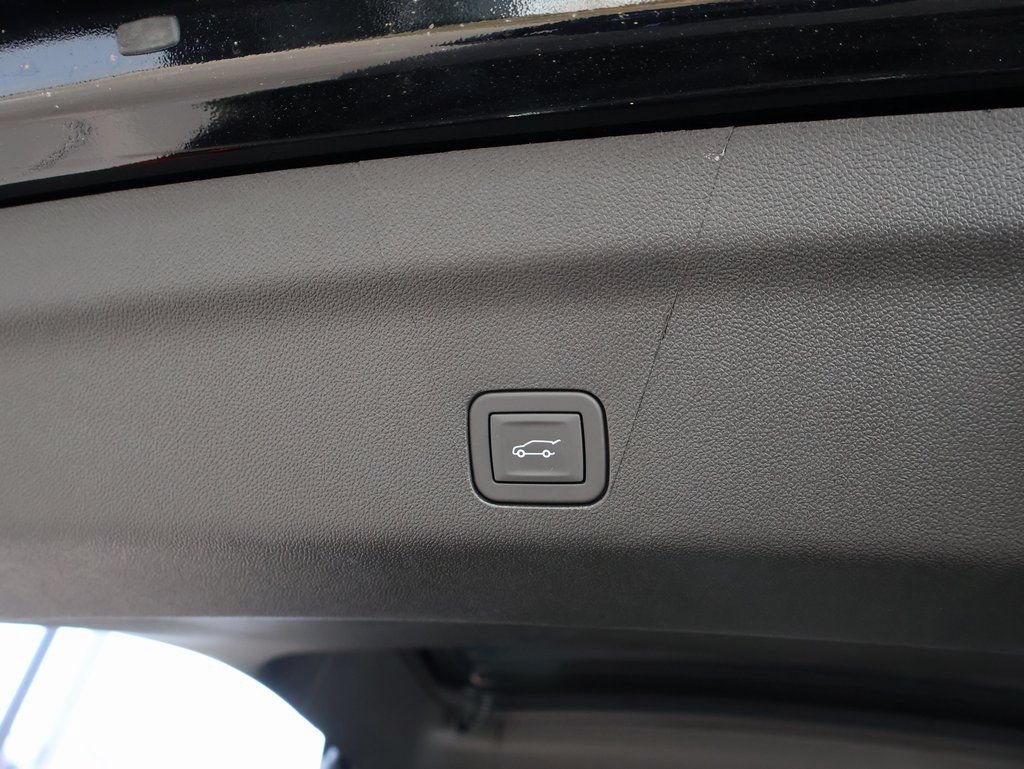 2026 GMC Yukon XL AT4 - Photo 21