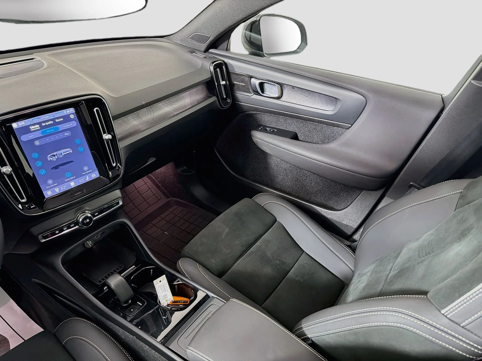 Used 2023 Silver Volvo Ultimate image 26