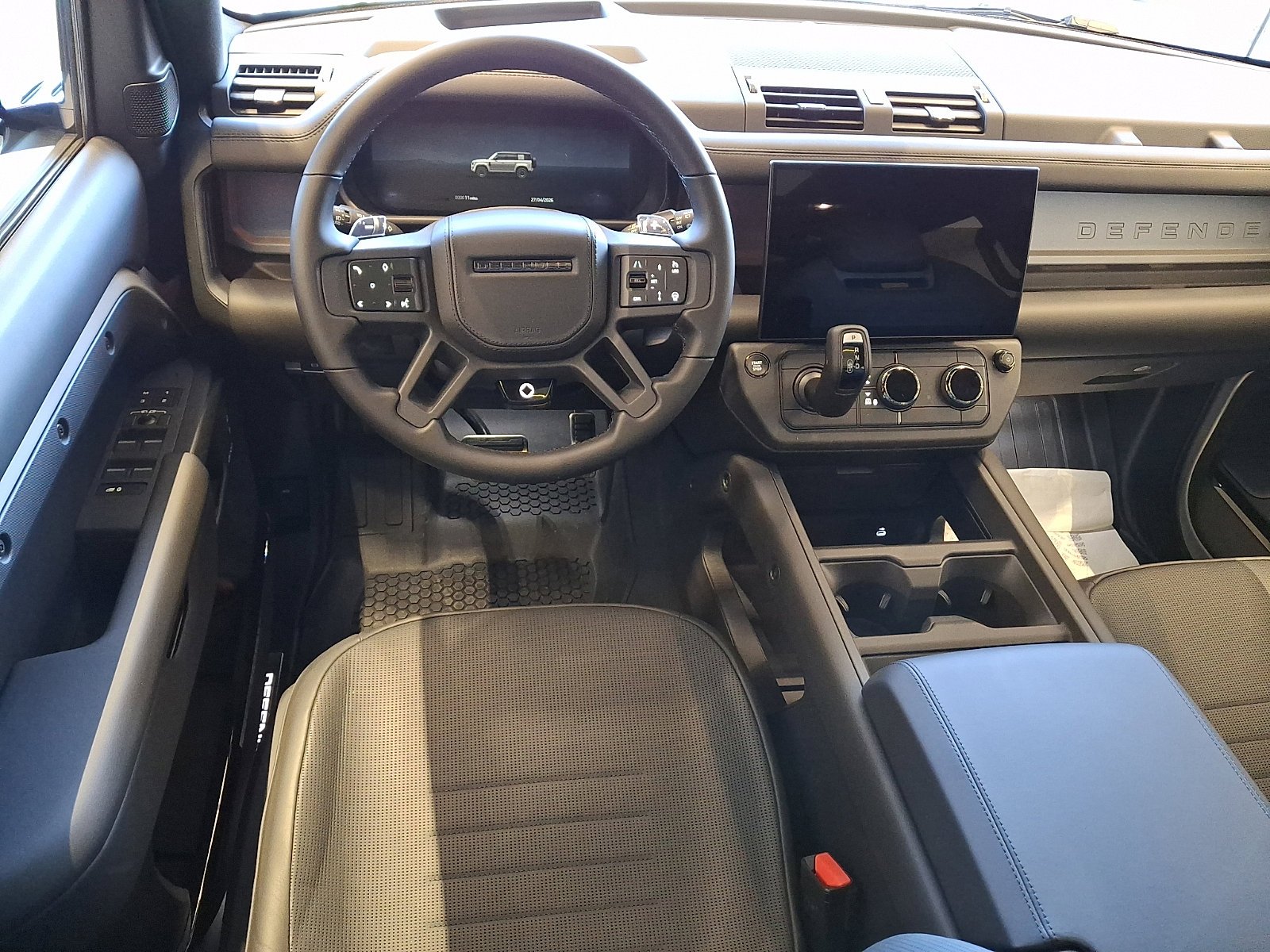 2026 Land Rover Defender OCTA - Photo 8