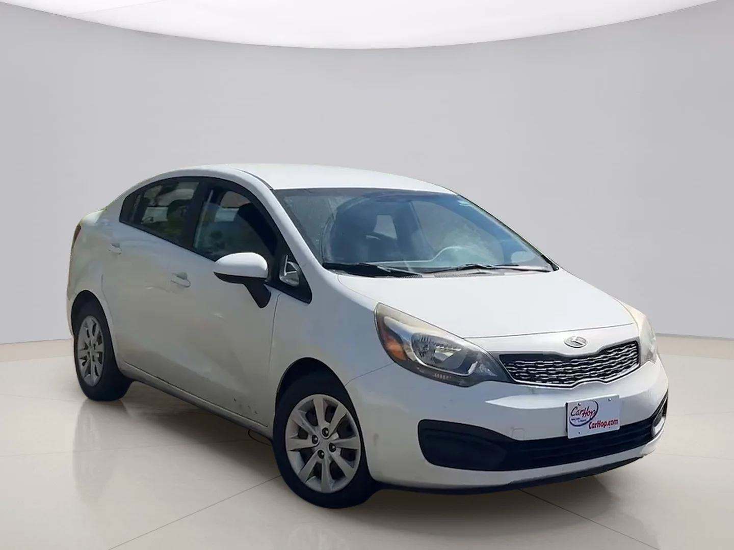 Used 2013 White Kia LX image 7