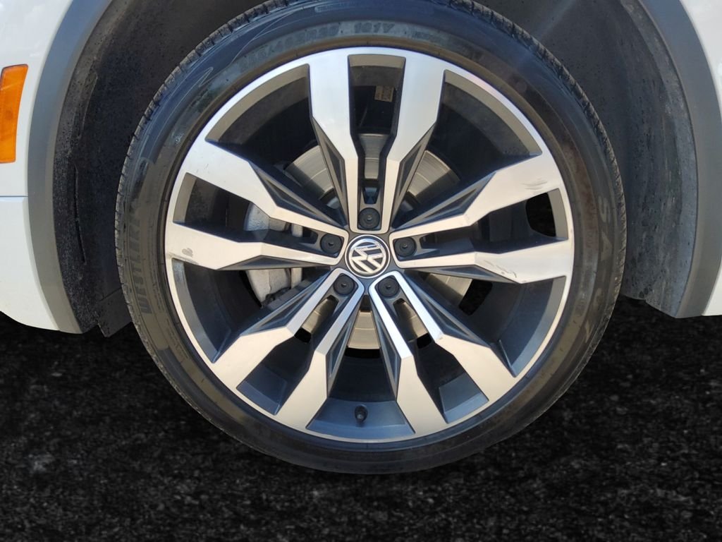 Used 2019 Beige Volkswagen 2.0T SEL Premium R-Line image 27