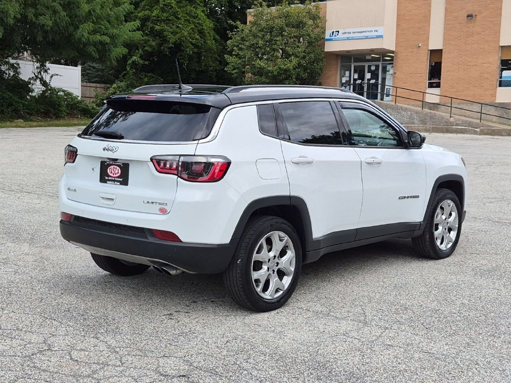 Used 2022 White Jeep Limited image 3