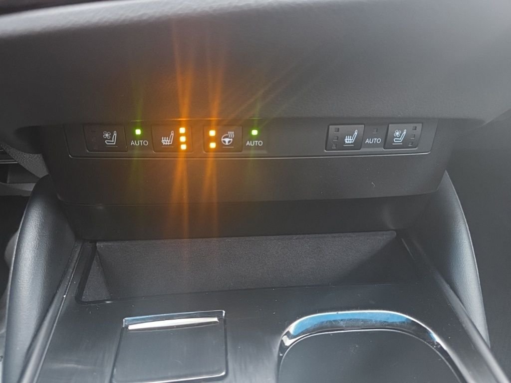 2024 Lexus ES 350 - Photo 33