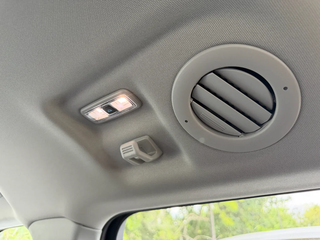Used 2022 Star White Metallic Tri-Coat Ford XLT image 32