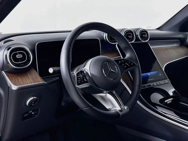 Used 2025 White Mercedes-Benz GLC 300 image 9