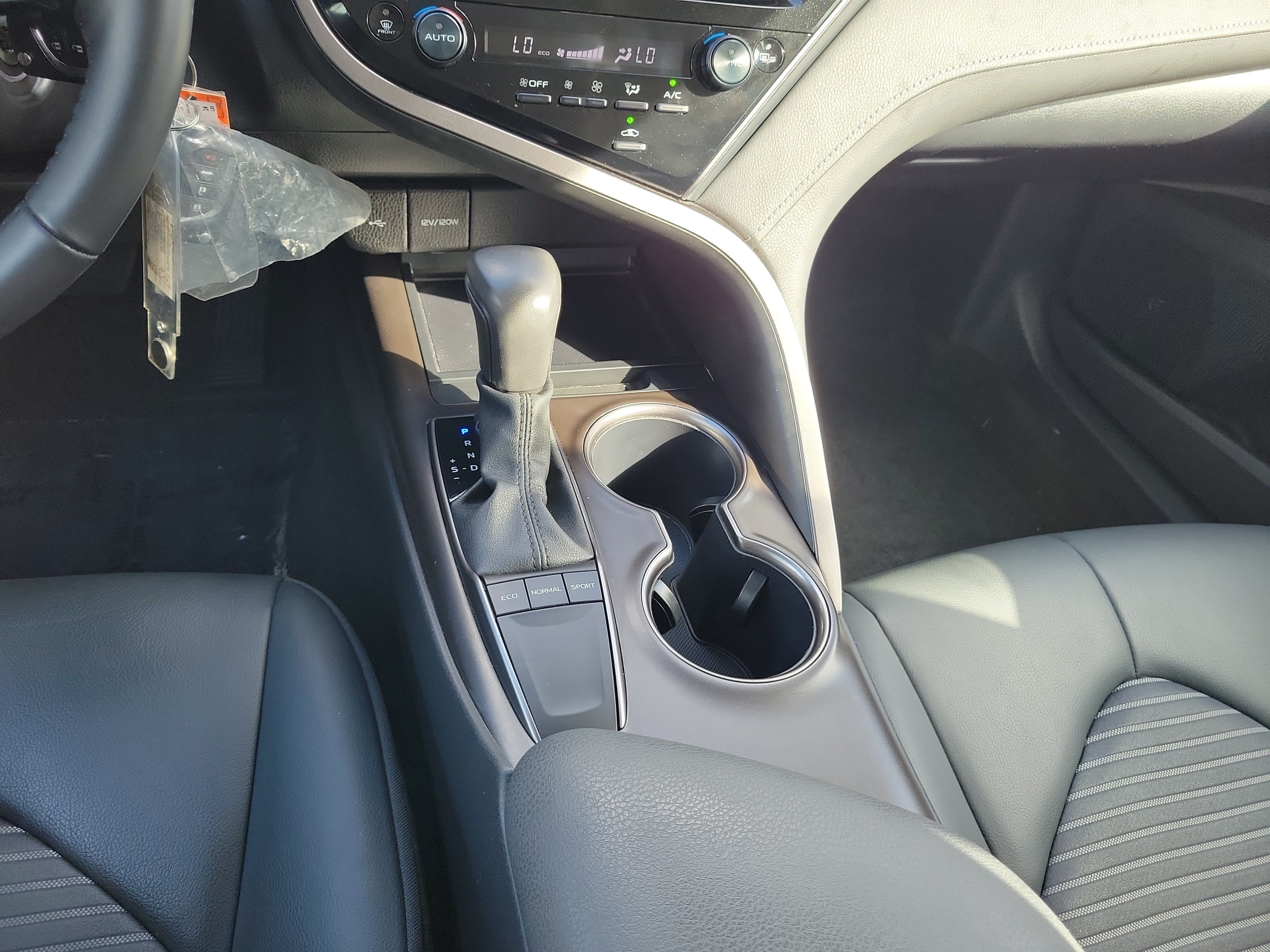 Certified Used 2024 Ice Toyota SE image 18