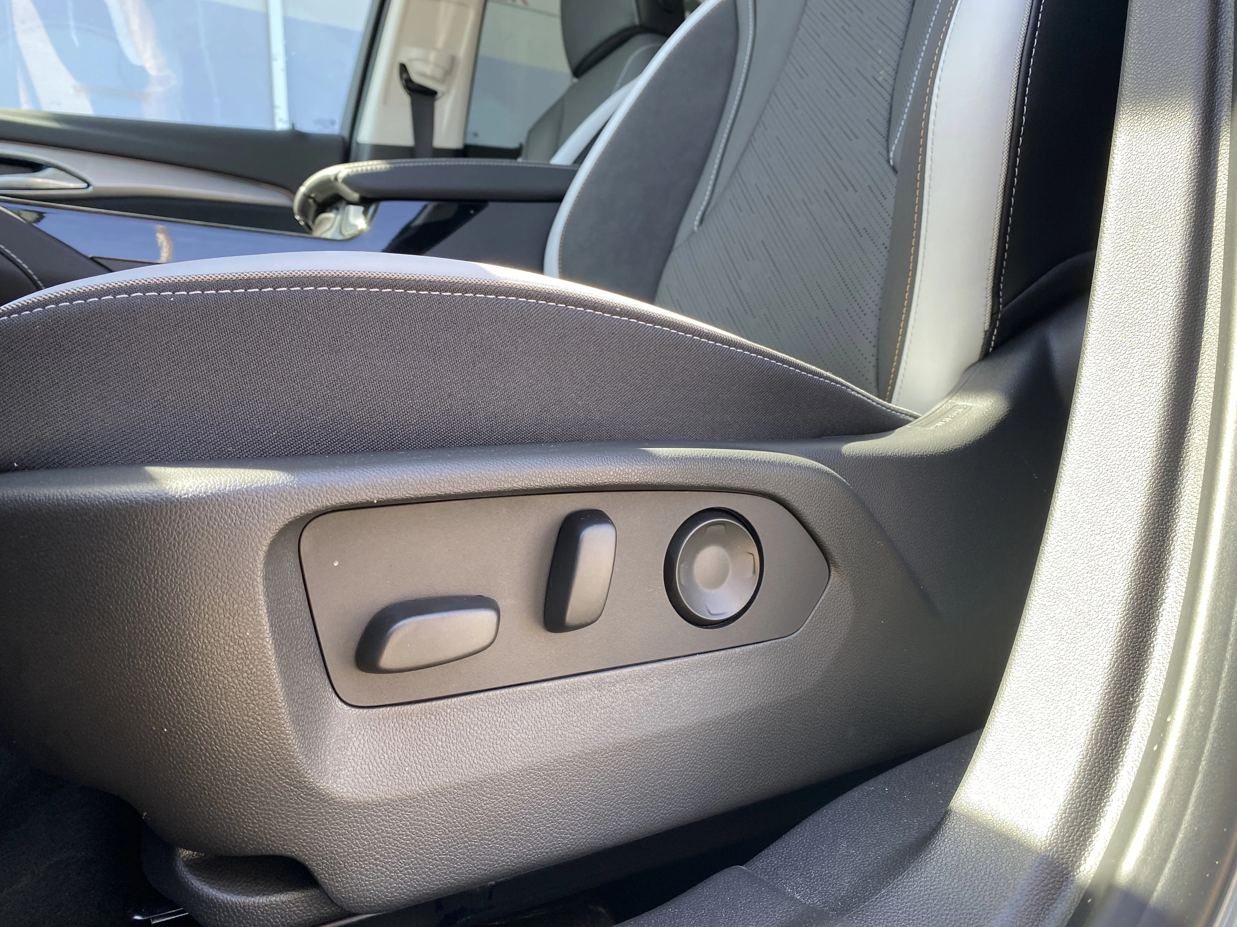New 2026 MOONSTONE GREY METALLIC Buick Sport Touring image 28