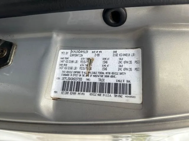 Used 1999 silver Dodge SLT image 16