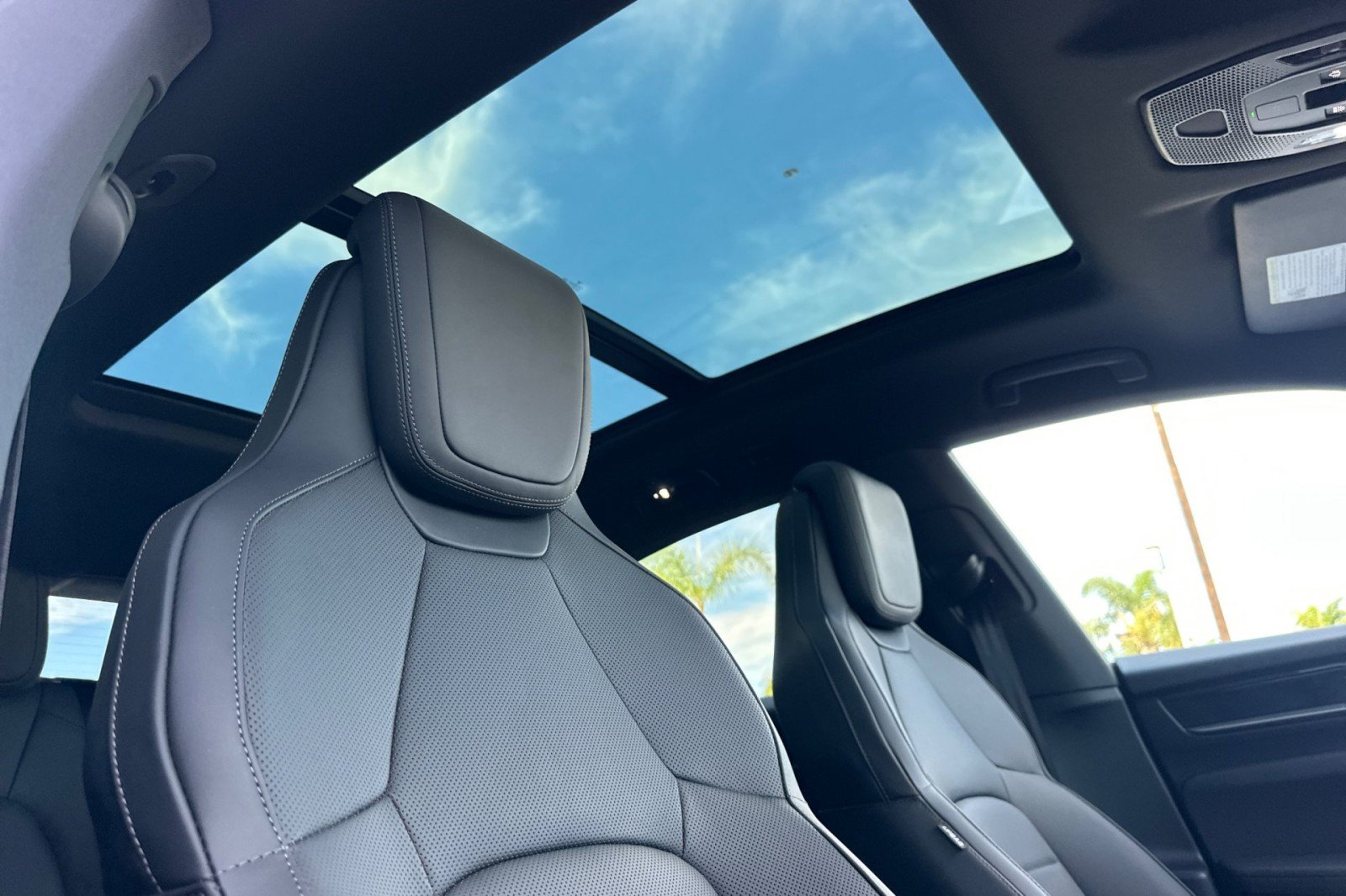 New 2026 Oak Green Metallic Neo Porsche Electric image 17