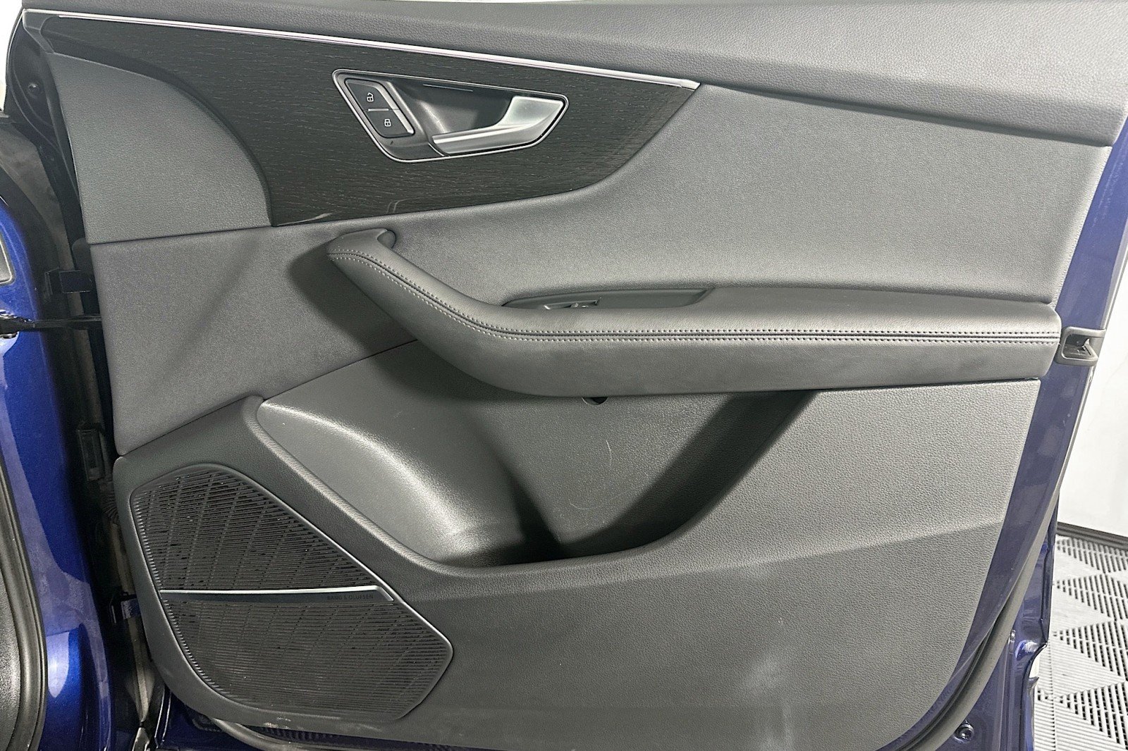 Used 2024 Navarra Blue Metallic Audi Premium Plus image 22