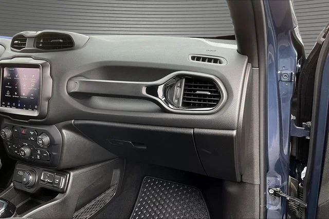 Used 2022 Blue Jeep Altitude image 25