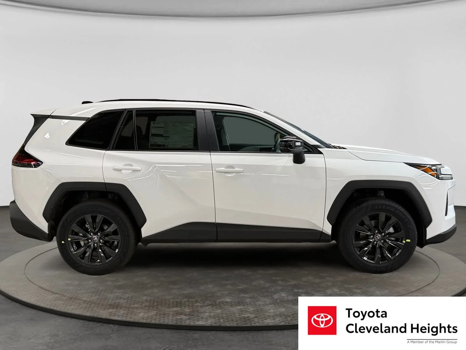 New 2026 Ice Cap Toyota XLE Premium image 4