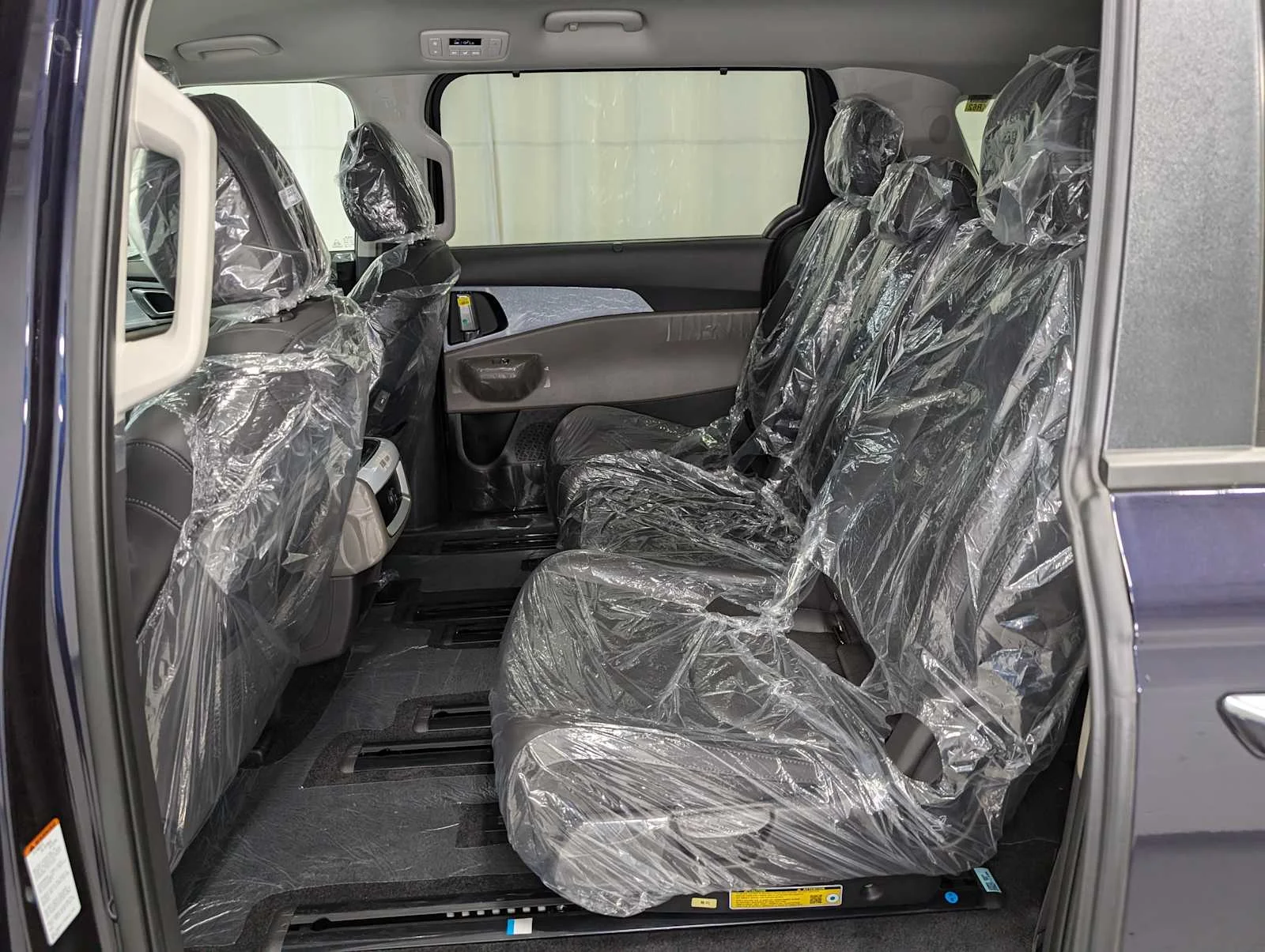 2026 Kia Carnival EX - Photo 18