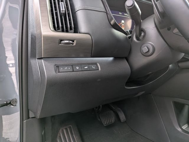 Used 2025 Gray Nissan Platinum image 18