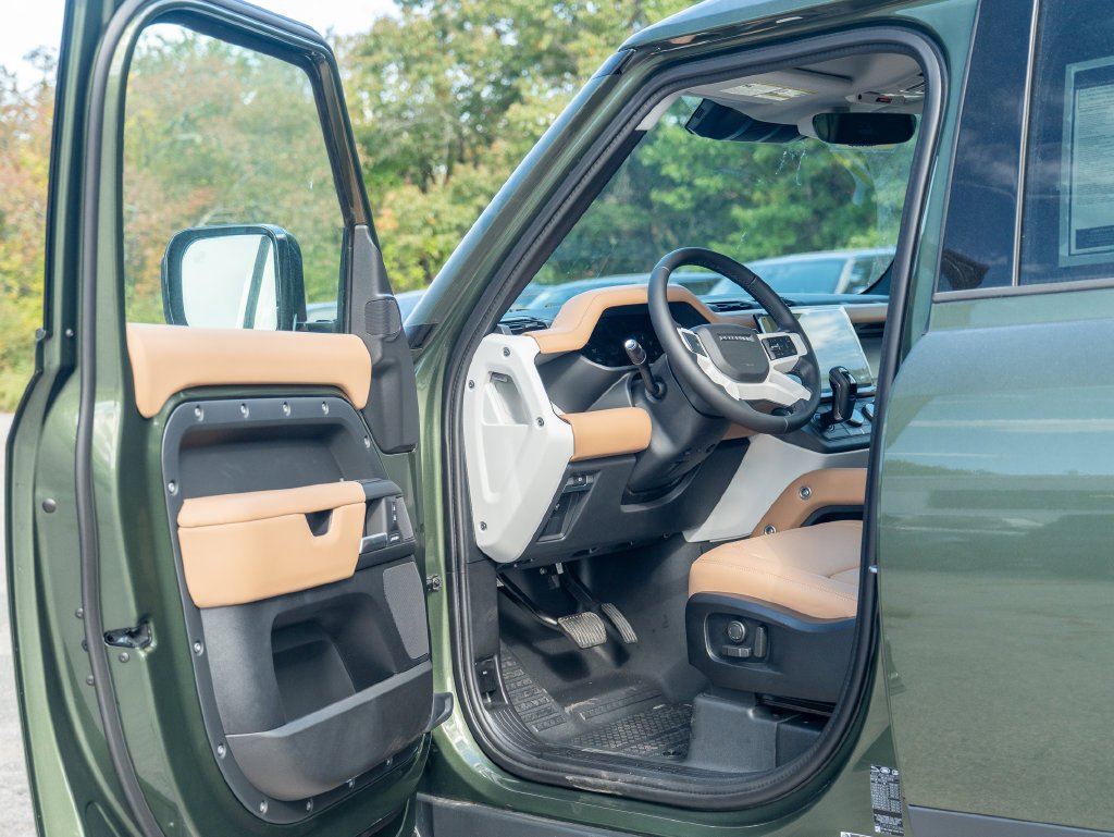 New 2026 Woolstone Green Land Rover S image 10