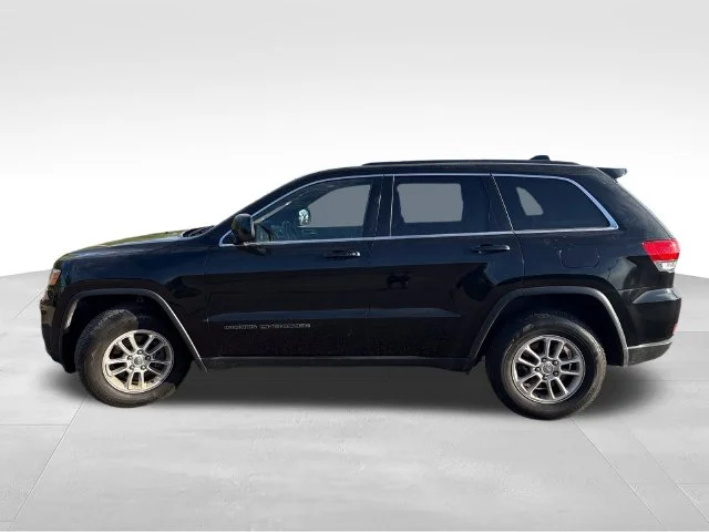 Used 2018 Black Jeep Laredo image 4