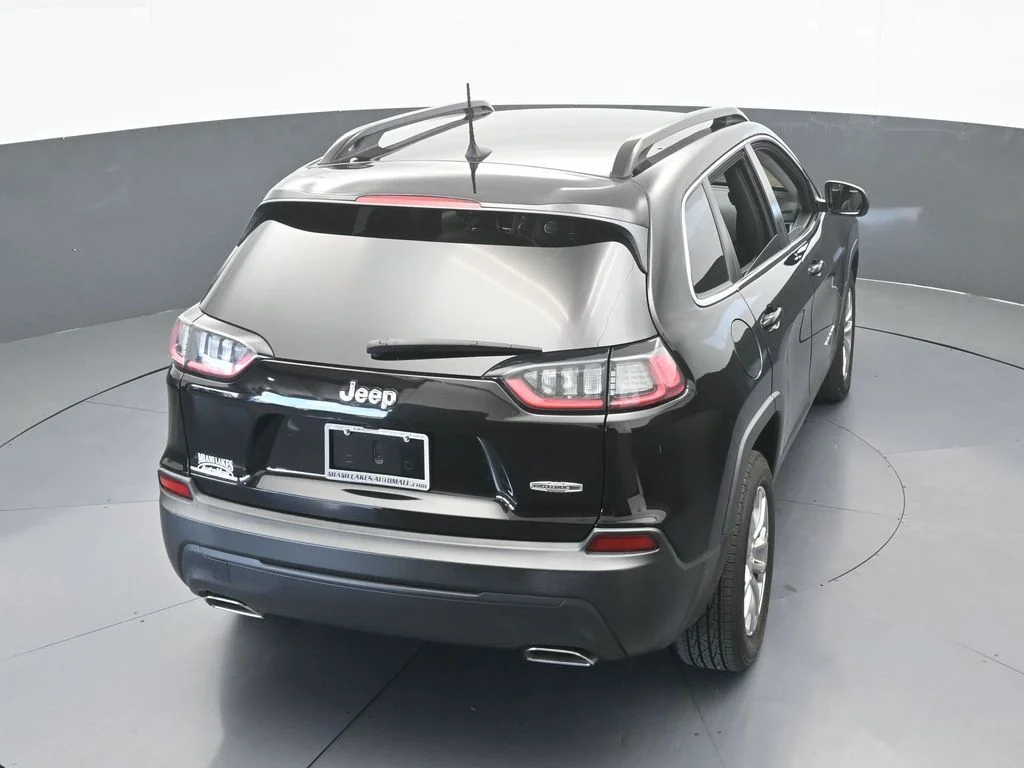 Used 2022 Diamond Black Crystal Pearlcoat Jeep Latitude Lux image 46