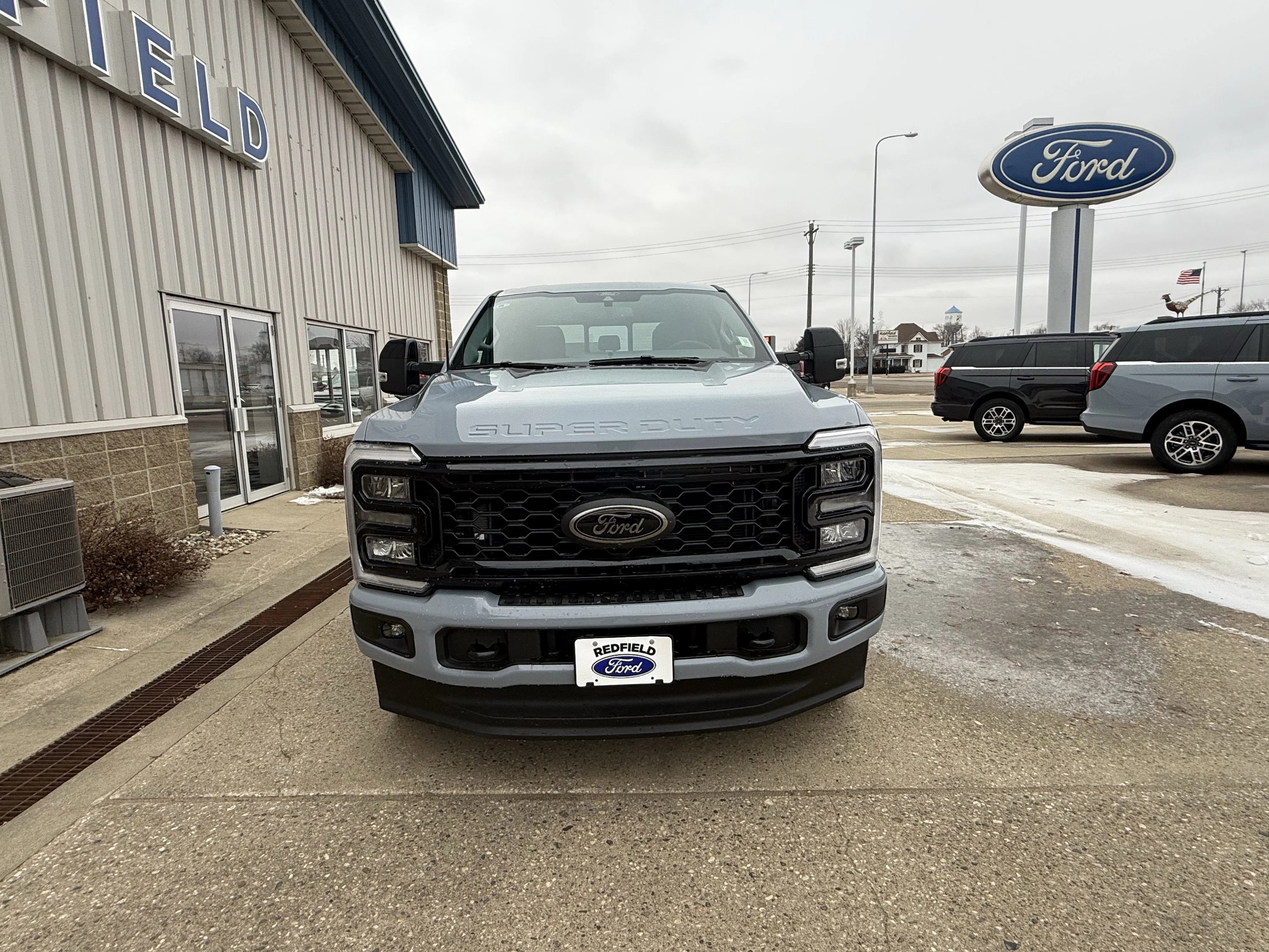 New 2026 Glacier Gray Metallic Tri-Coat Ford F-350® Lariat® image 3