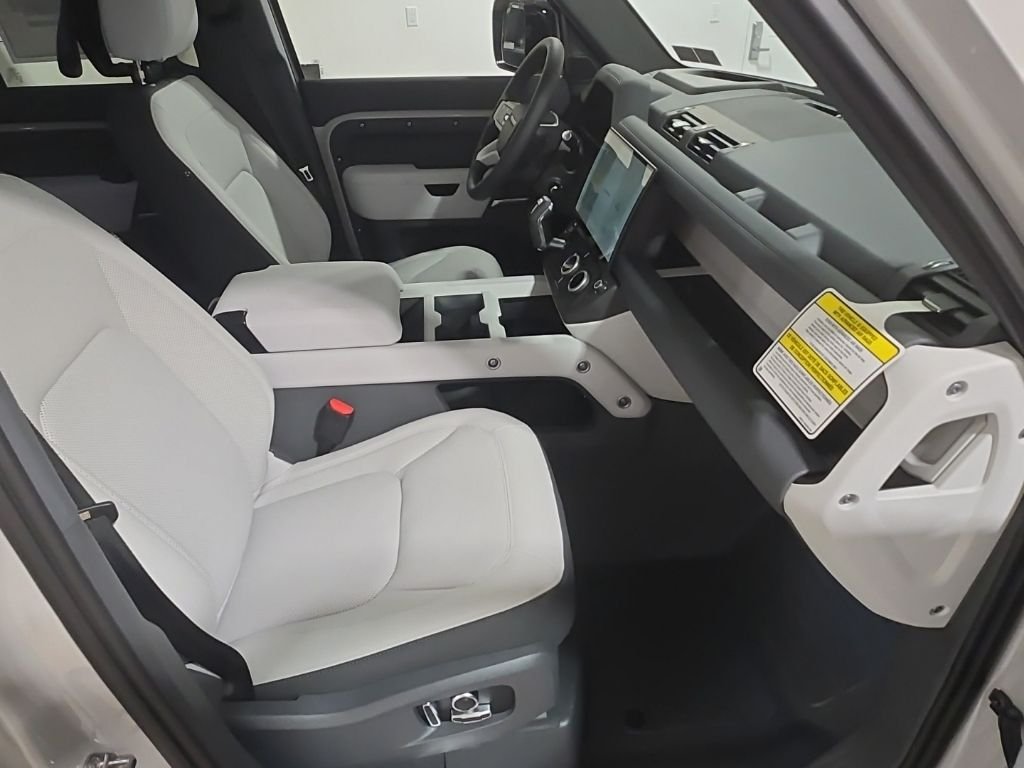 New 2026 Borasco Grey Land Rover S image 24