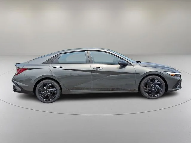 New 2026 Gray Hyundai SEL Sport image 8