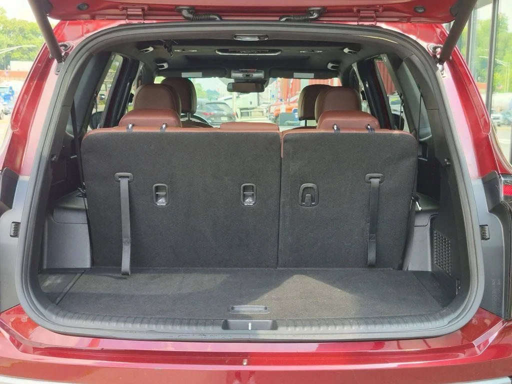 Used 2023 Red Kia EX image 9