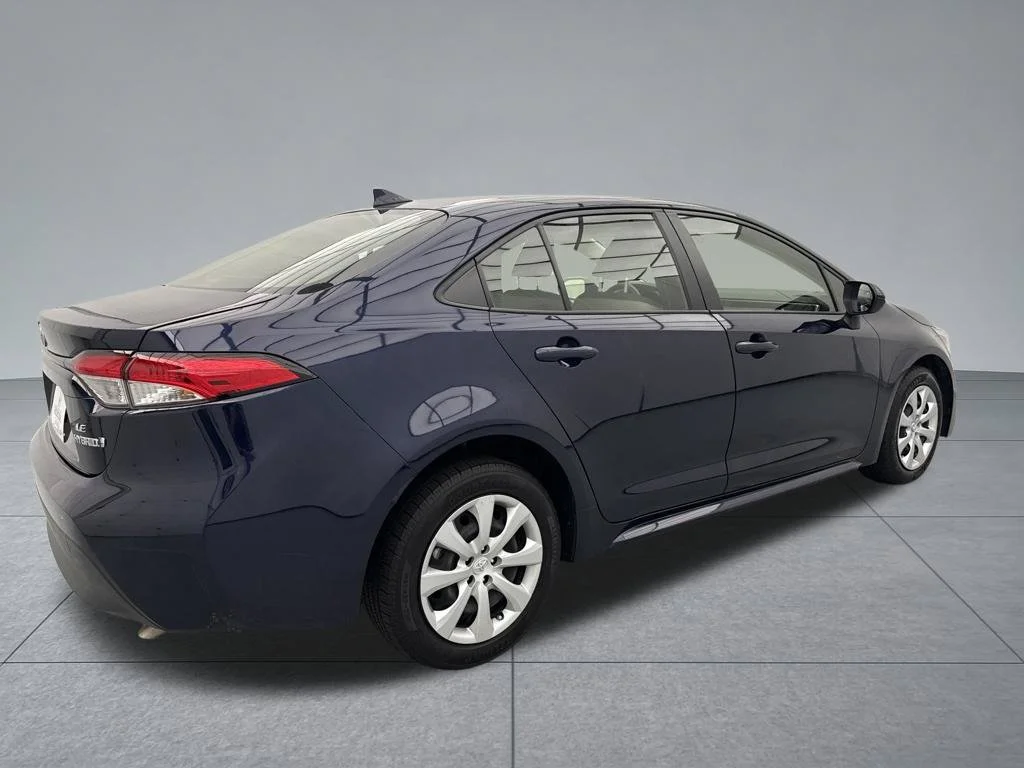 Used 2023  Toyota LE image 15