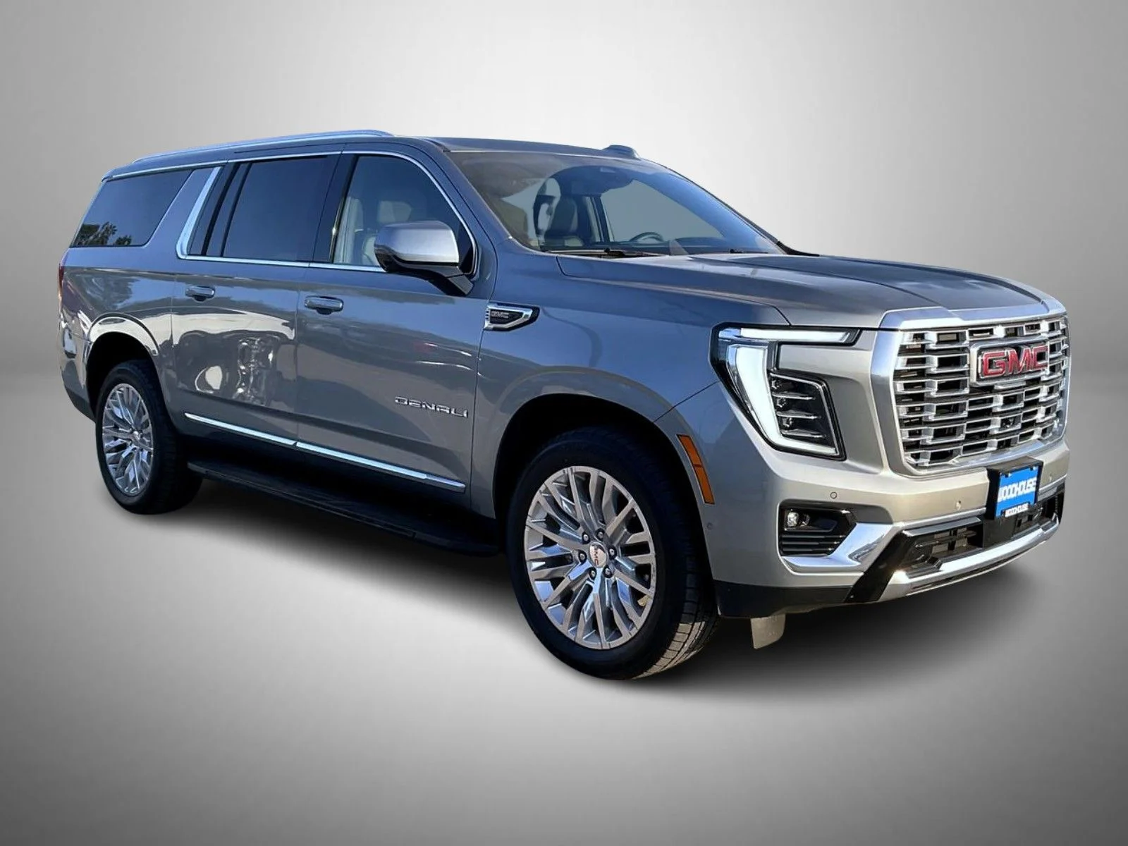 Used 2025 Silver GMC Denali image 3