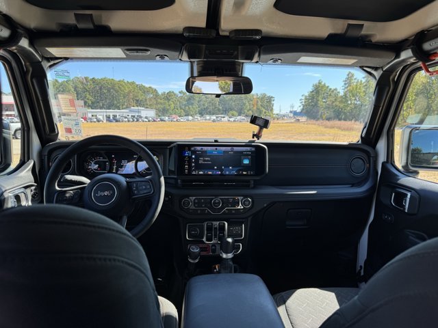 Used 2025 Bright White Clearcoat Jeep Mojave image 17