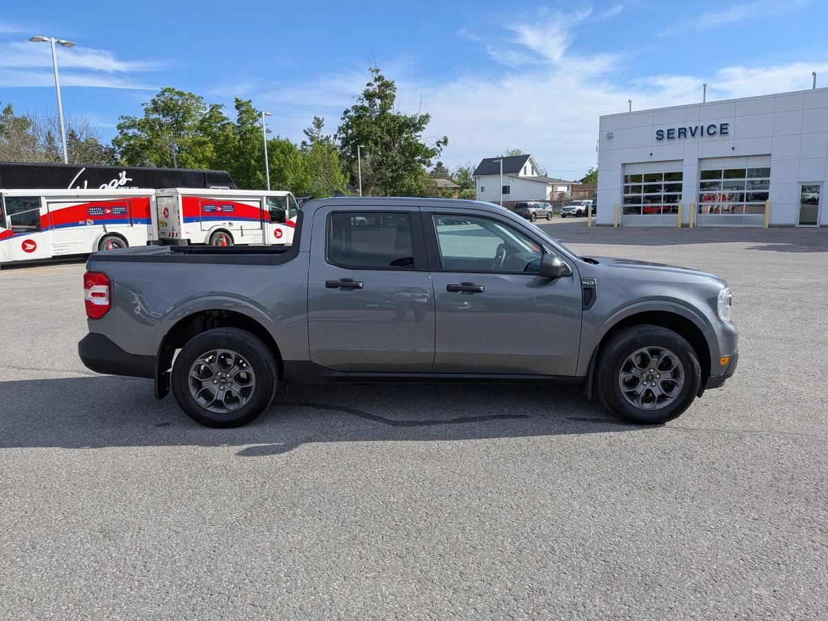 Used 2022 Grey Ford Awd Supercrew Xlt image 3