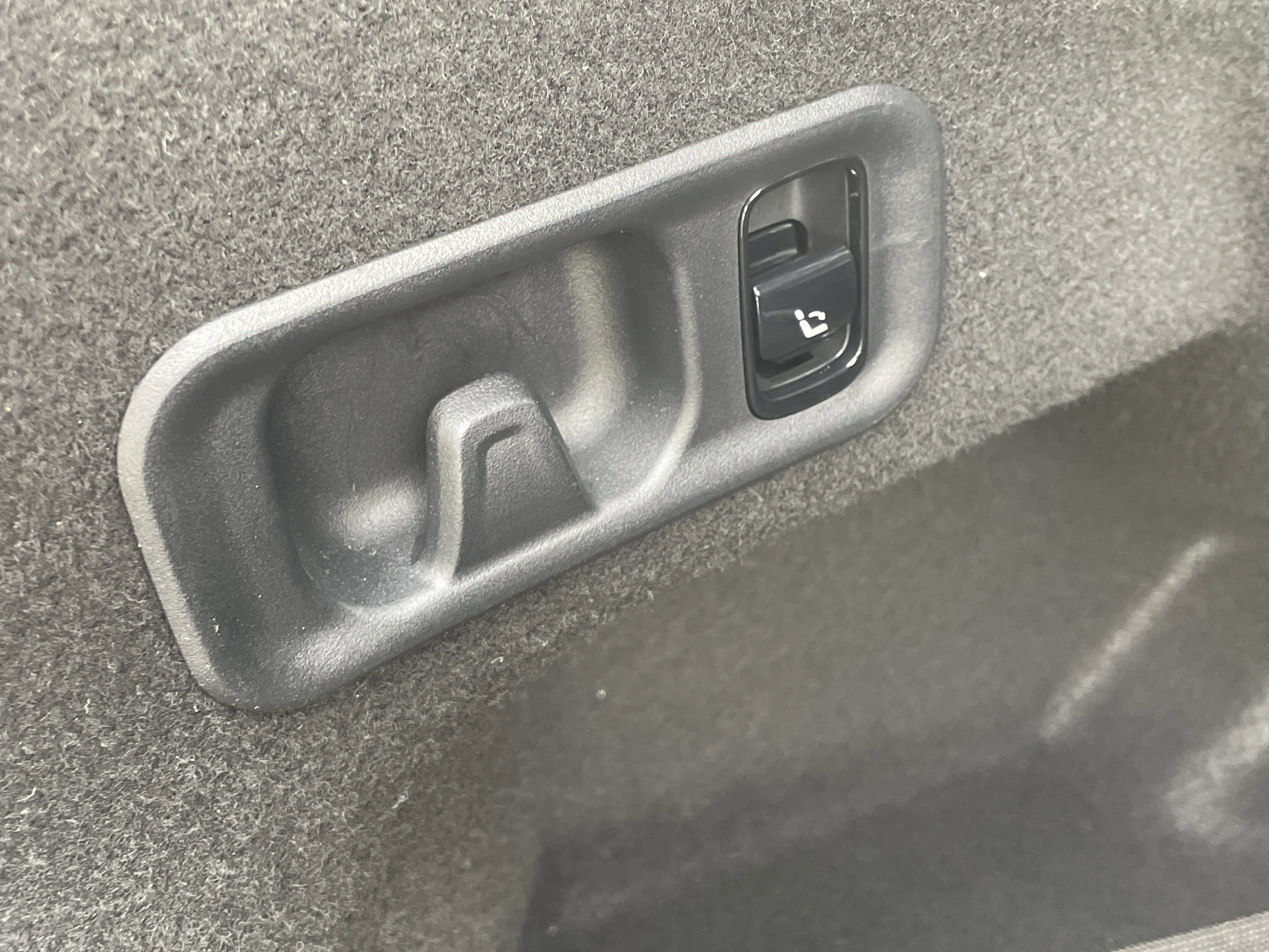 Certified Used 2025 Polar White Mercedes-Benz E 350 RWD Sedan image 11